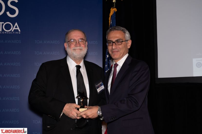 Lary Kaye receives his Friend of Turkey Award from Ertan Yalcin, Turkish Consulate General of New York.